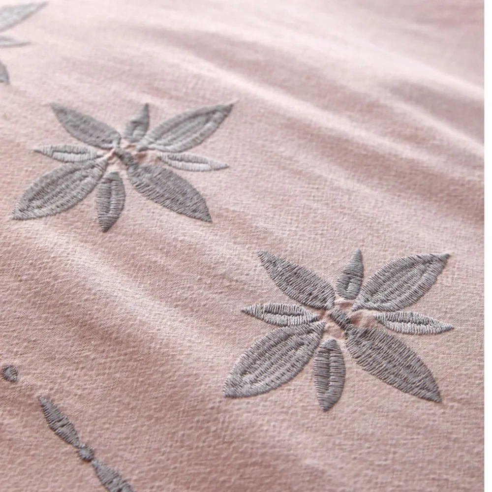 NWT Urban Outfitters UO Dawson Embroidered Cross-Dyed Duvet Cover King